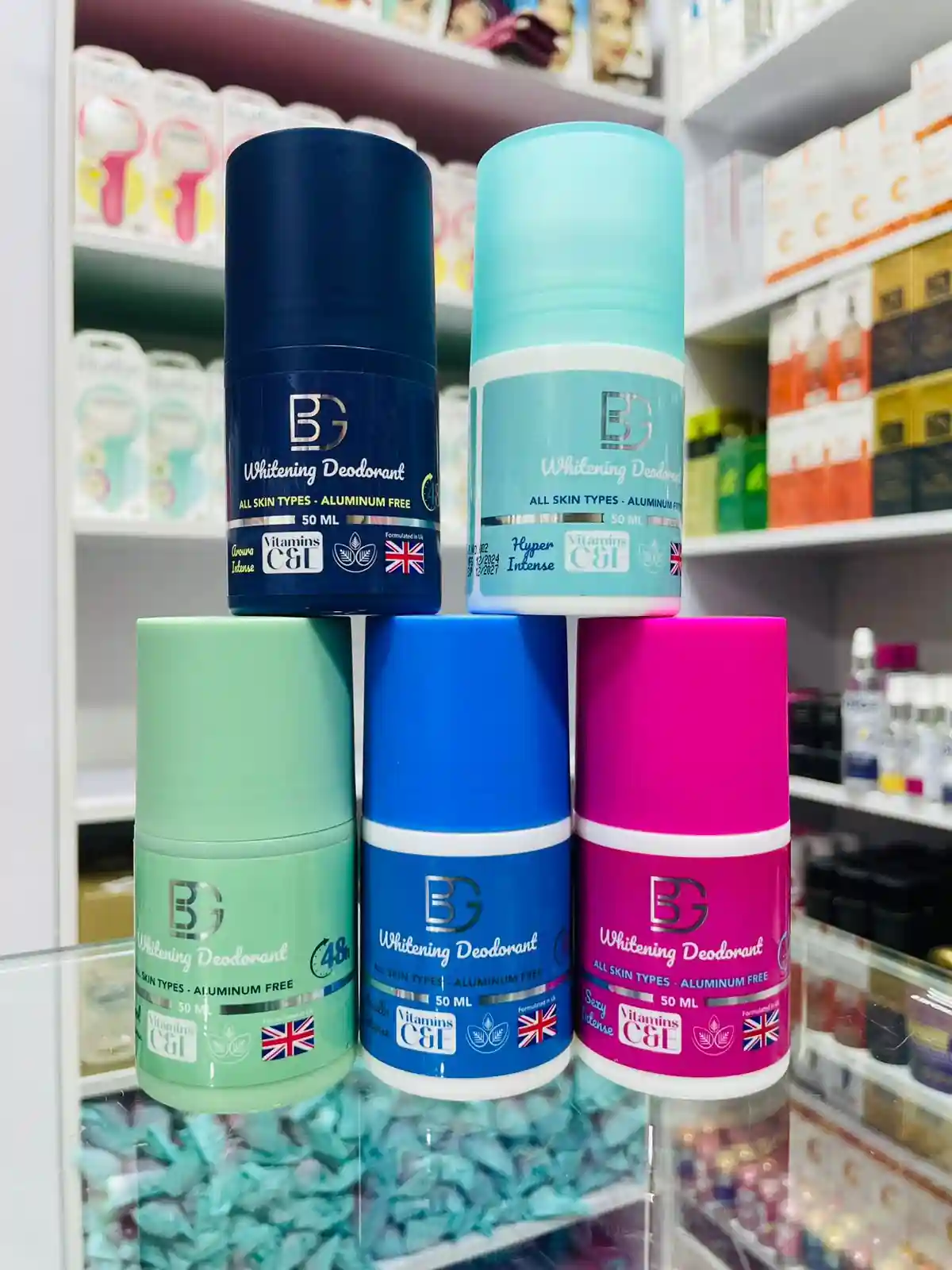  BG Whitening Deodorant (مزيل عرق ومفتح للبشرة). 